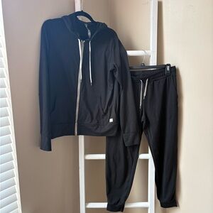 Vuori Black Performance Set
